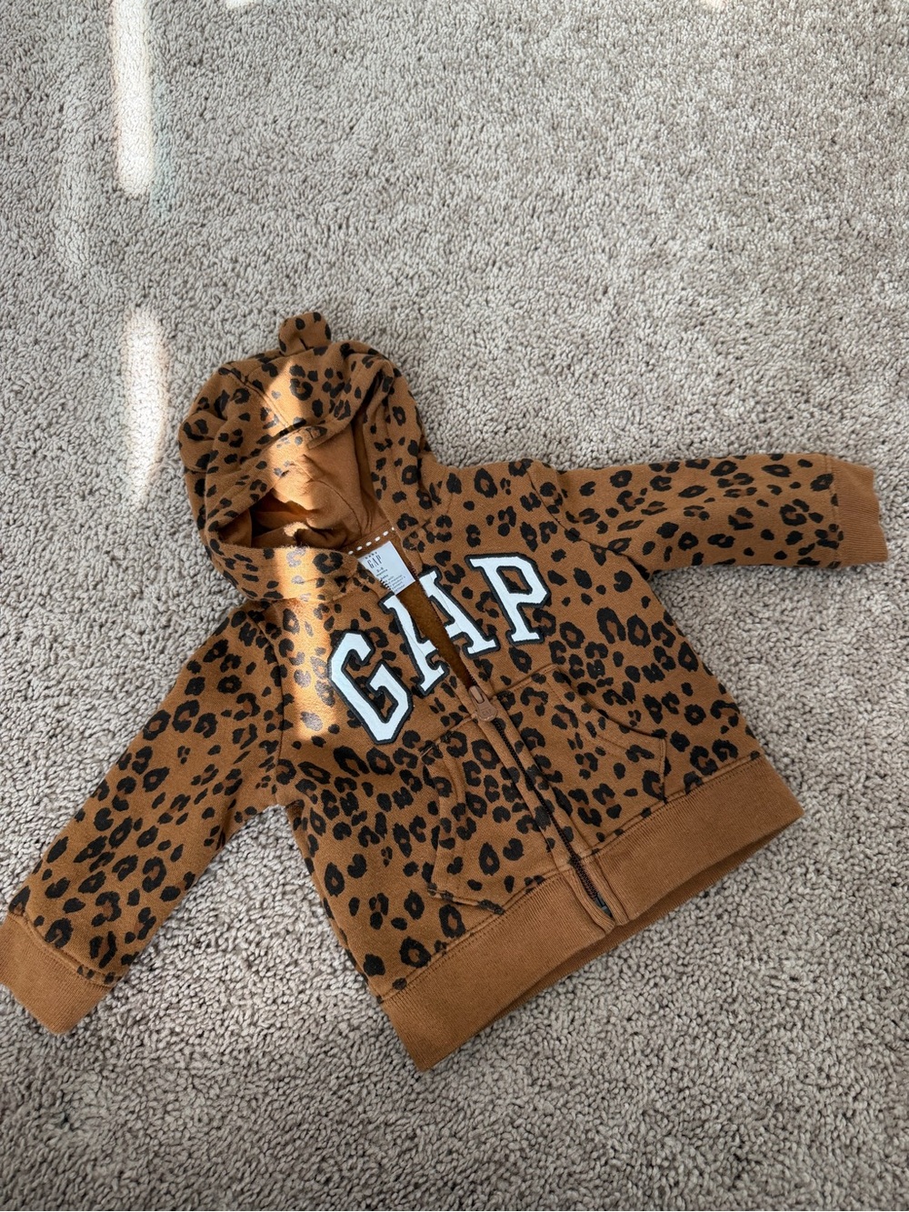 Baby Gap Leopards Sweatshirt 
Great Condition